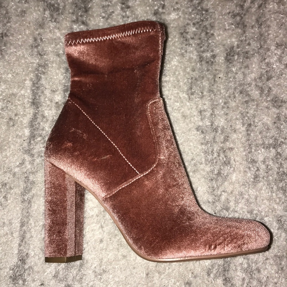 Shoes - Picture 2 of 4